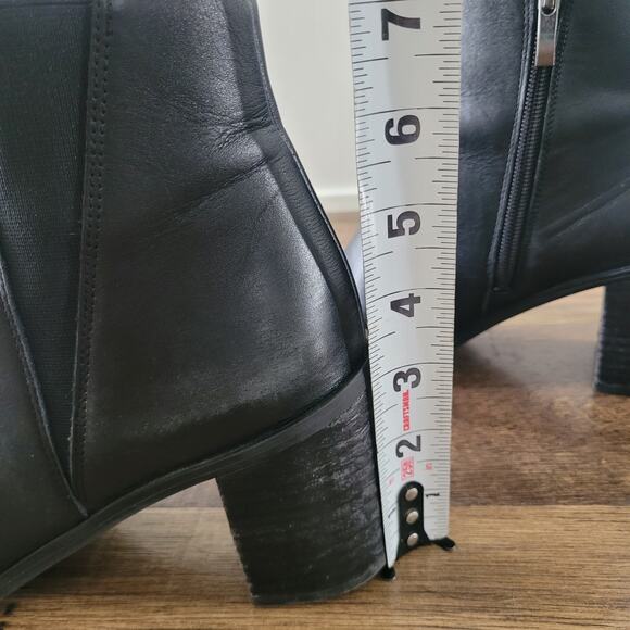 Franco Sarto Bette Women's Black Chelsea Boots Size 9.5M Ankle Booties Chic - Picture 3 of 16